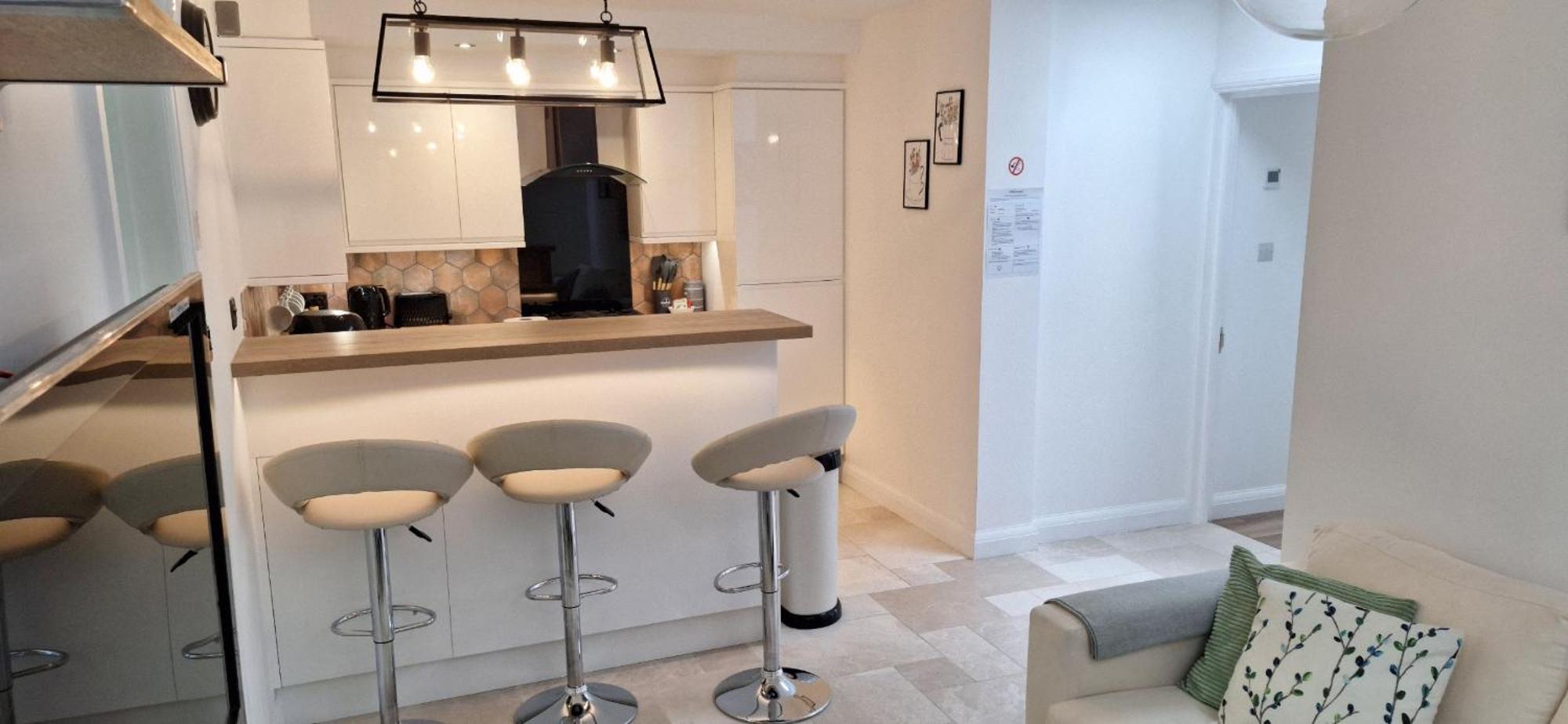 New 3 Bedrooms Flat In Ashford Near Heathrow Exterior foto